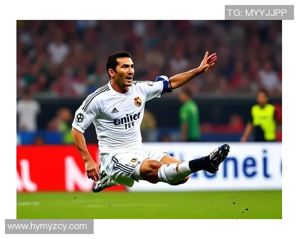 《辉煌绿茵：足球球星的传奇人生与赛场风采》