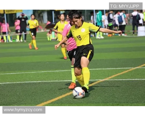 天才球星的绿茵传奇与荣耀之路展现足球世界的激情与梦想 天才球星的绿茵传奇与荣耀之路展现足球世界的激情与梦想