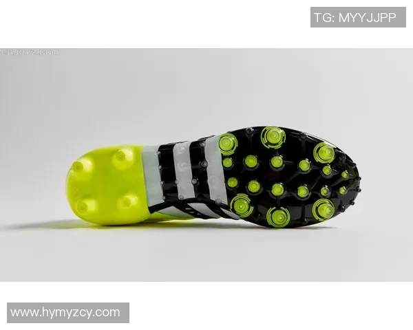 定制足球球星专属鞋底的费用是多少 如何选择适合自己的个性化设计