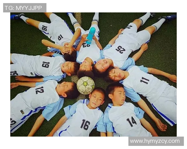 小球星足球训练营助力孩子成长培养足球才俊全面发展路径探索